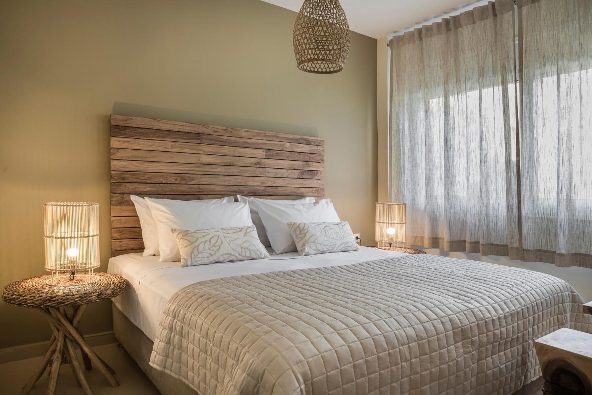 Meliti Waterfront Suites 카라보밀로스 외부 사진